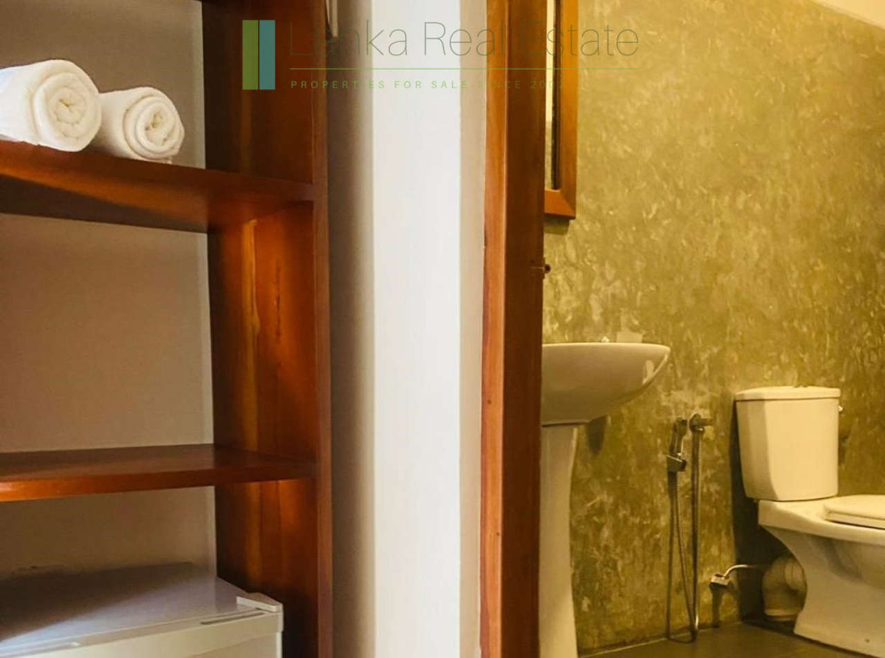 Fourteen bedroom villa/hotel in Madiha