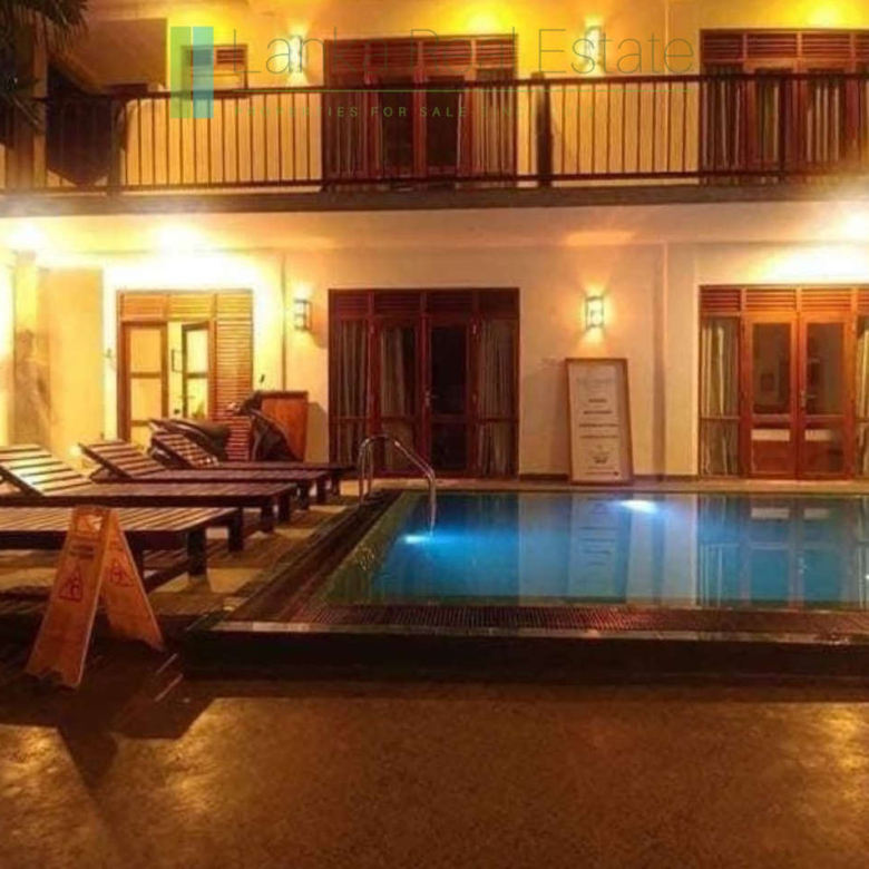 Fourteen bedroom villa/hotel in Madiha