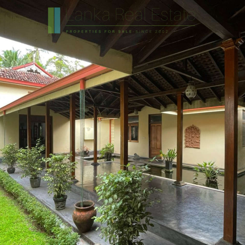 Heritage house with pool and two cottages