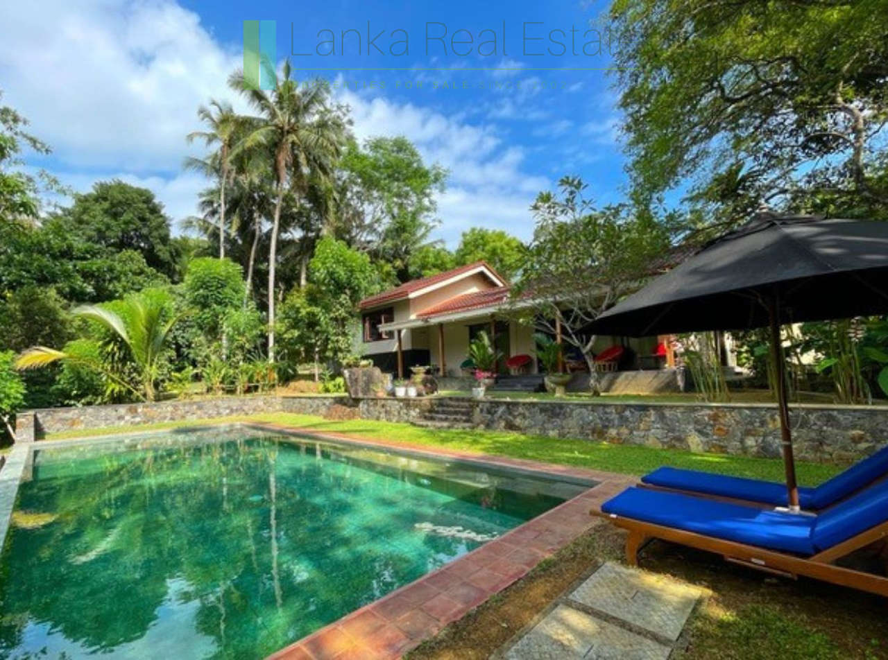 Heritage house with pool and two cottages