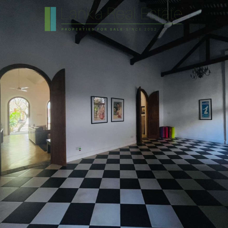 Fully renovated historic Galle Fort villa