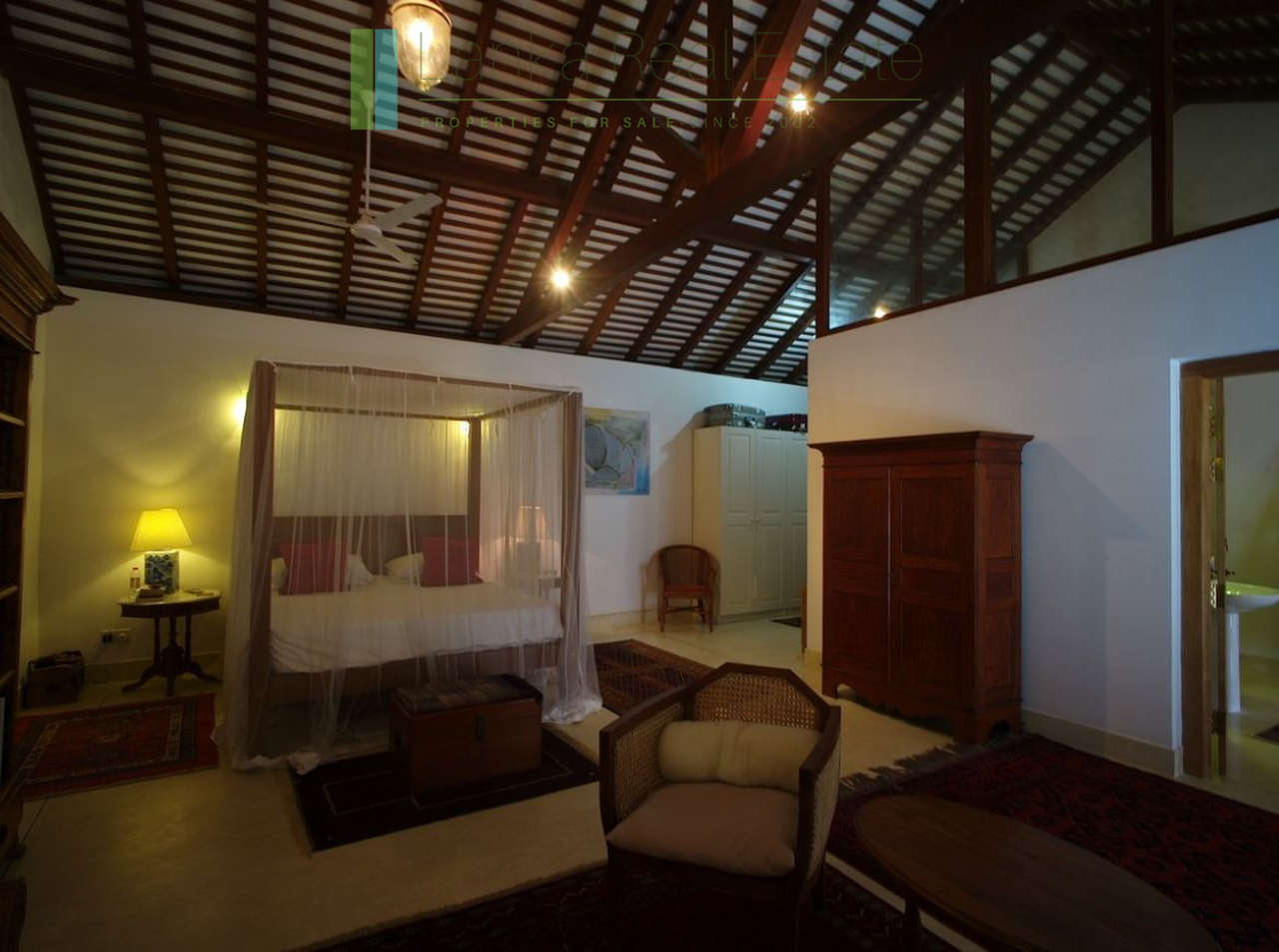 Fully renovated historic Galle Fort villa