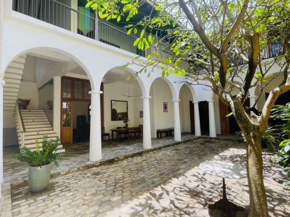 Fully renovated historic Galle Fort villa