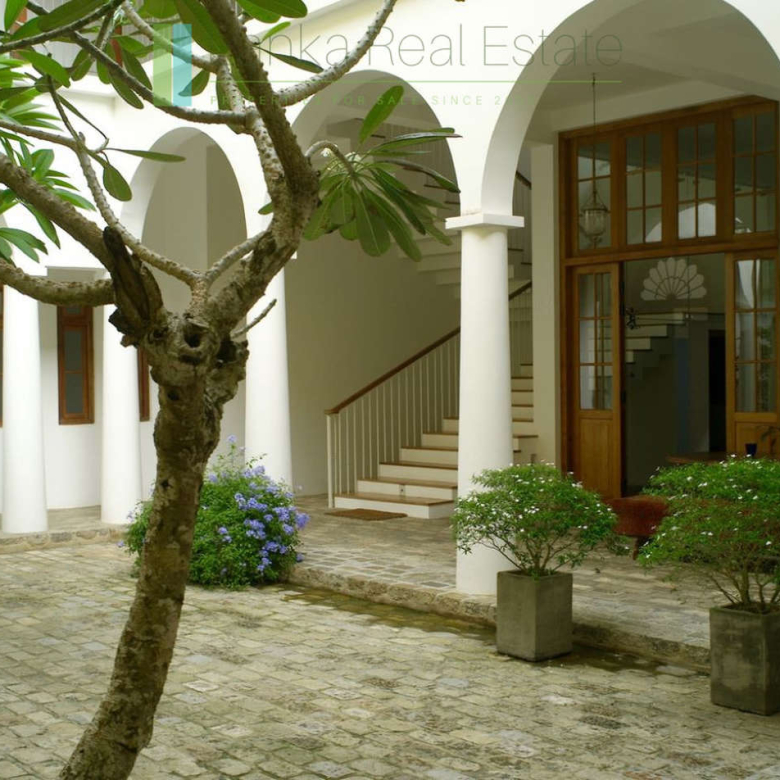 Fully renovated historic Galle Fort villa