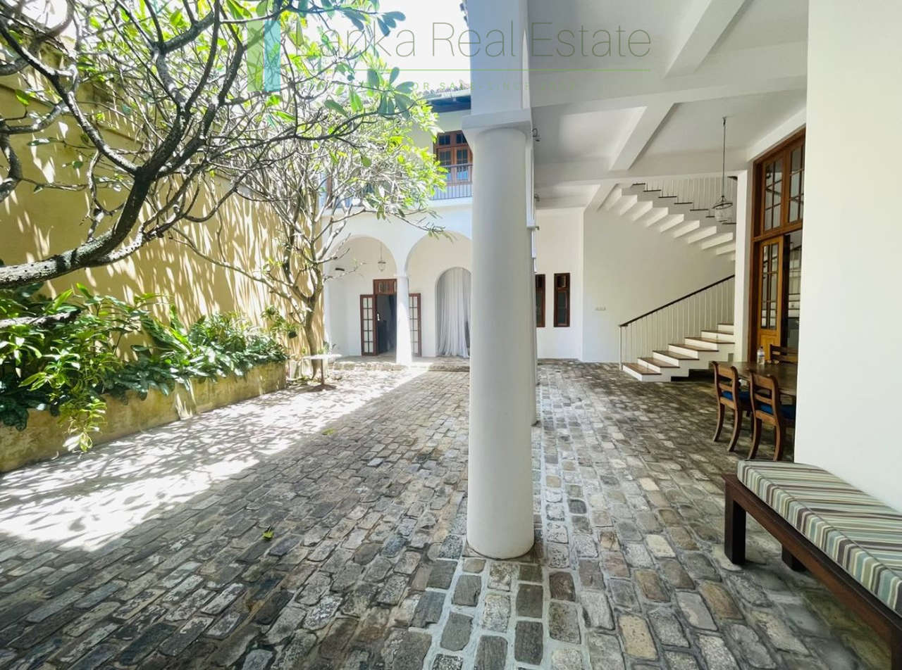 Fully renovated historic Galle Fort villa