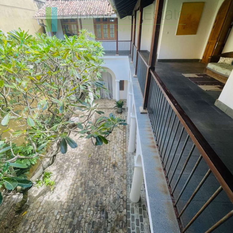 Fully renovated historic Galle Fort villa