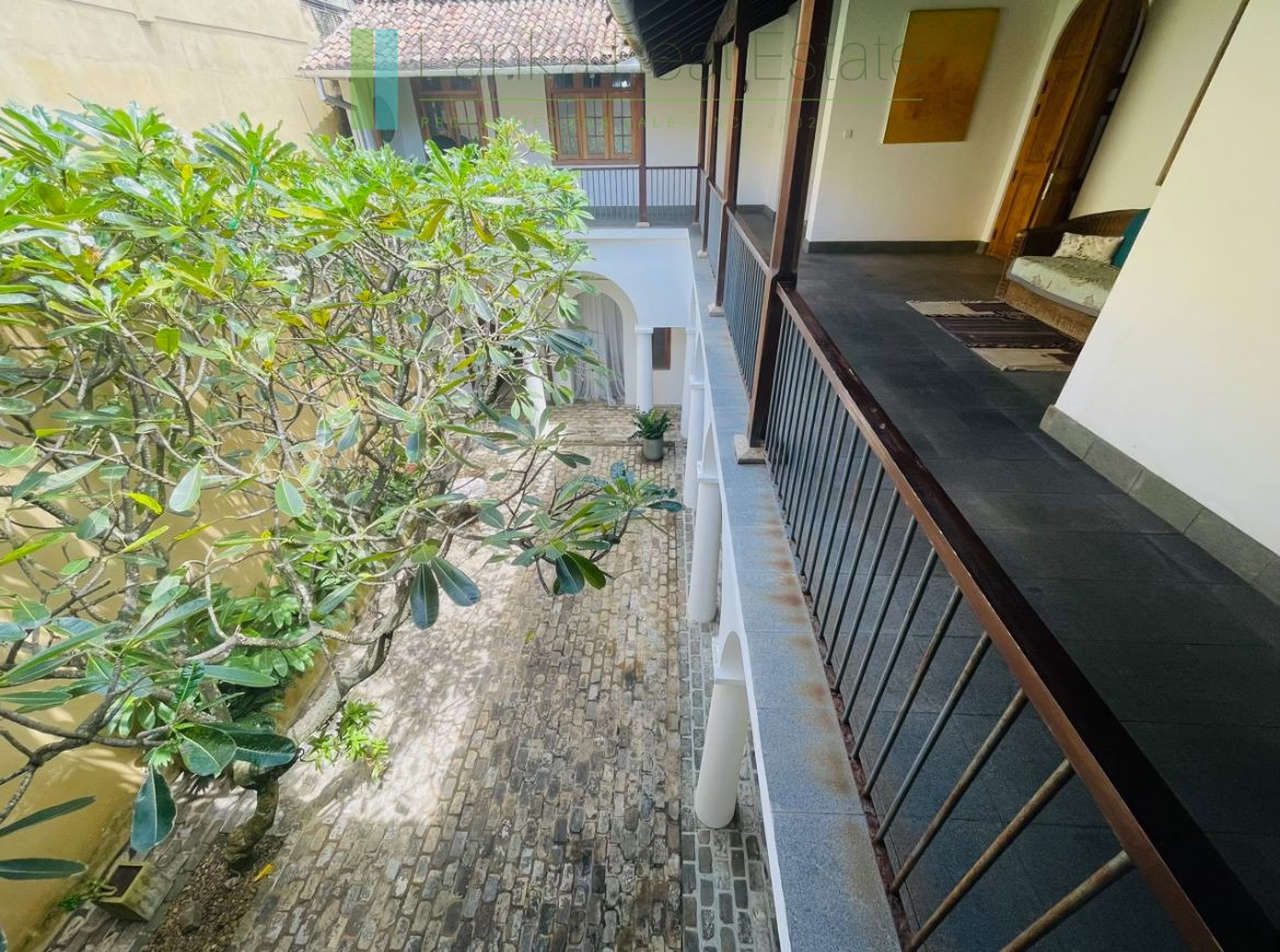 Fully renovated historic Galle Fort villa