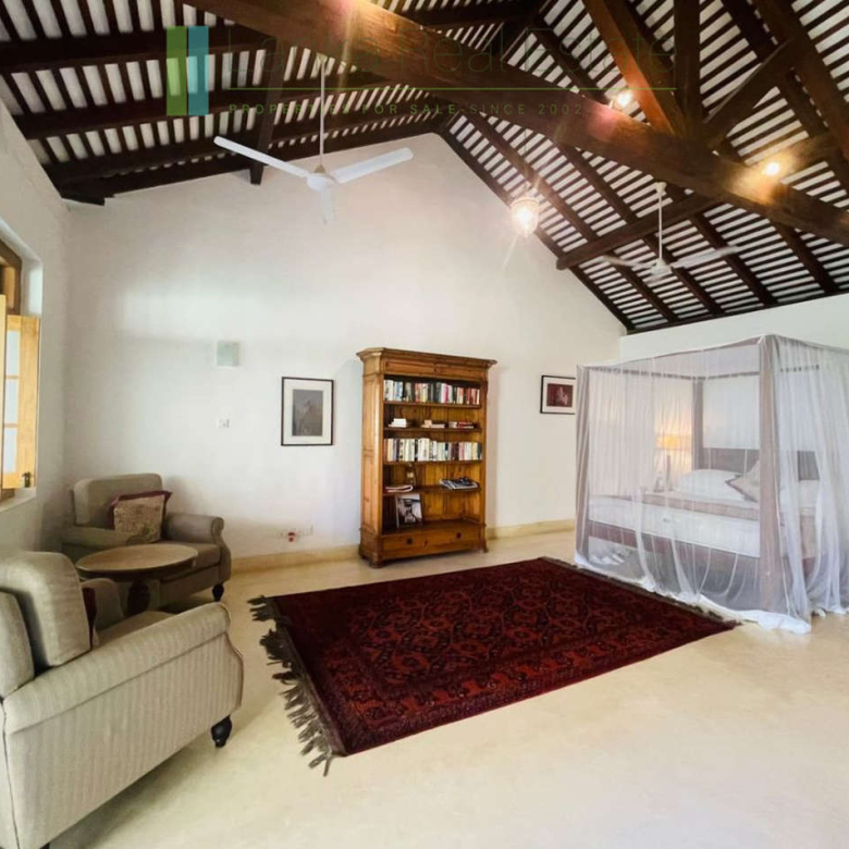 Fully renovated historic Galle Fort villa