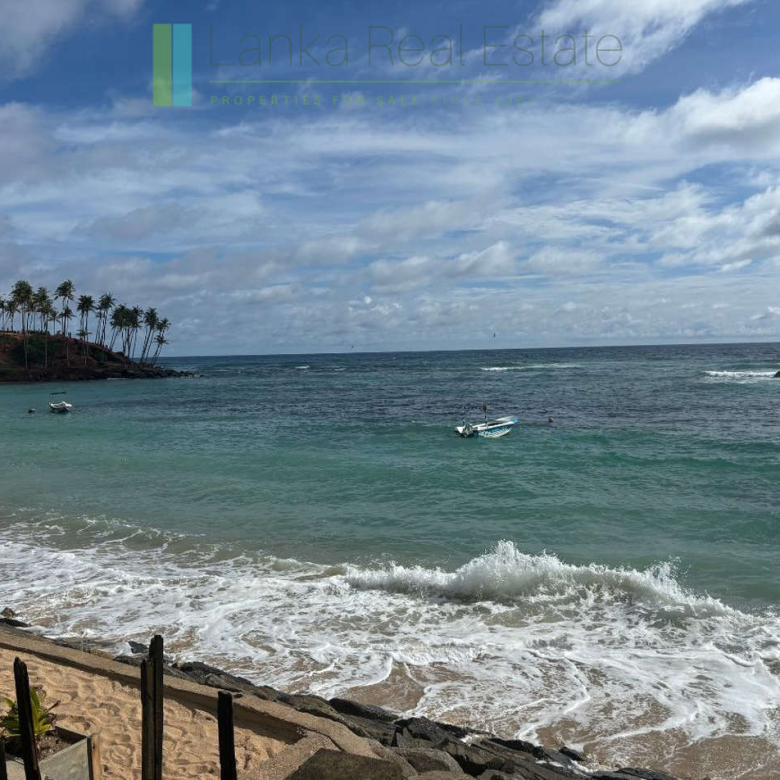 Prime Mirissa beachfront plot