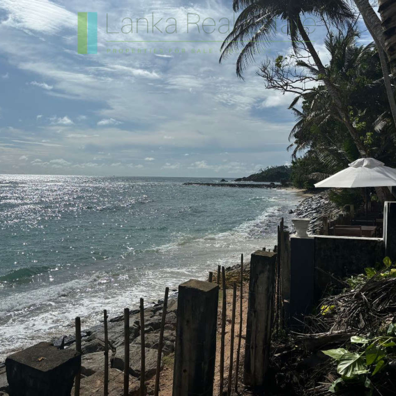Prime Mirissa beachfront plot