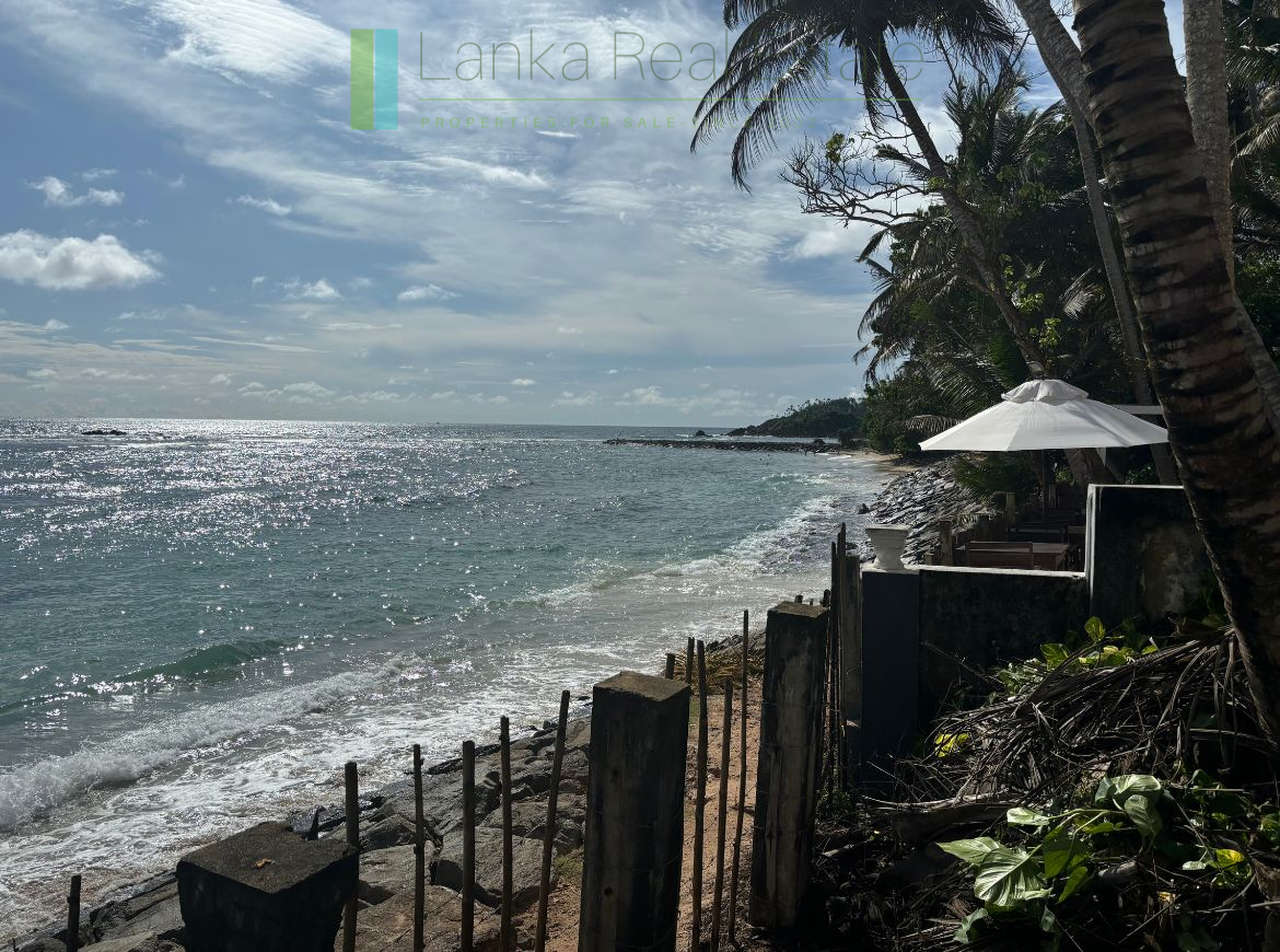 Prime Mirissa beachfront plot