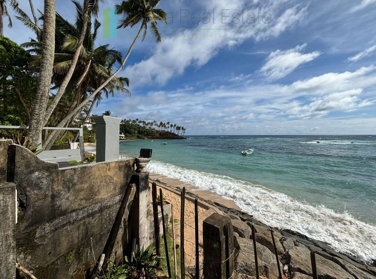 Prime Mirissa beachfront plot