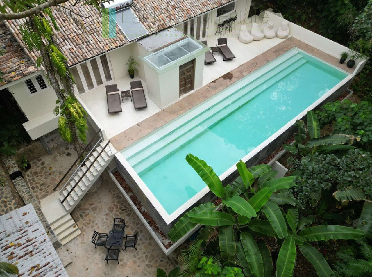 Eight-bedroom Ahangama guesthouse/retreat