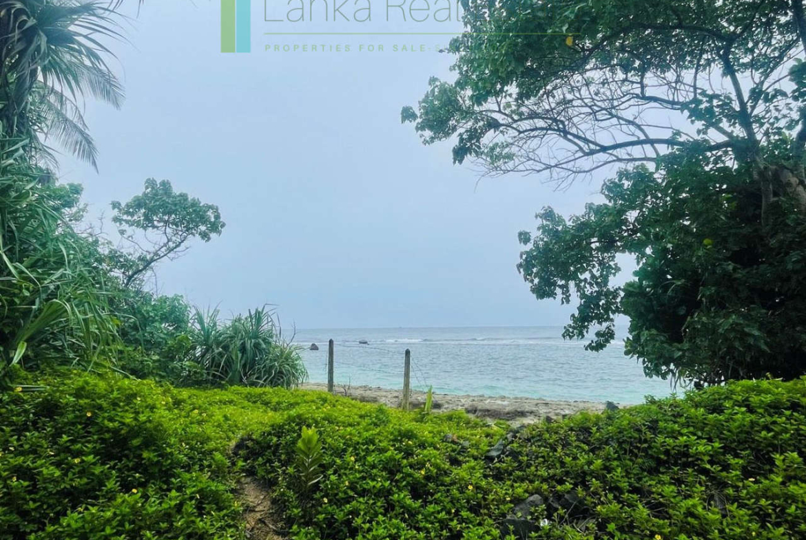 Prime beachfront opportunity in Talpe