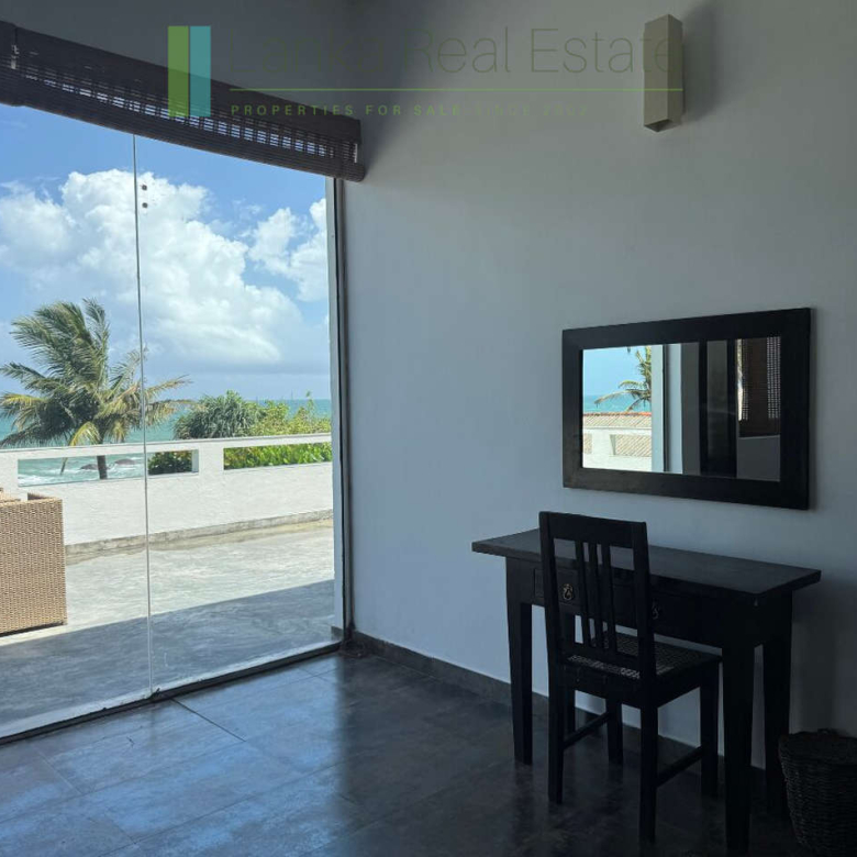 Dondra oceanfront villa