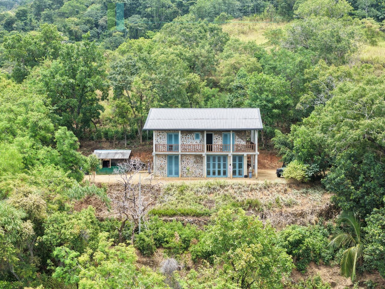 Stone built house on 10 acres in hill country