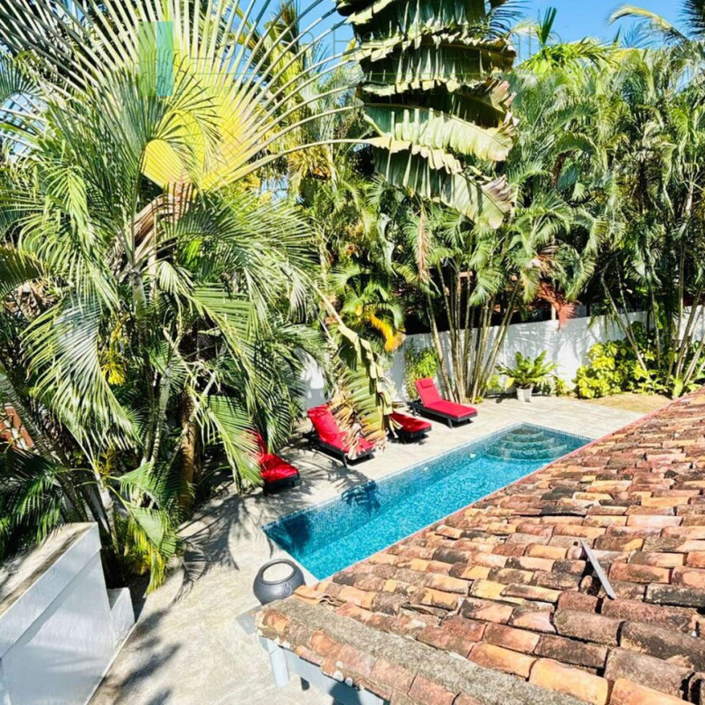 Three-bedroomed villa with pool near the beach