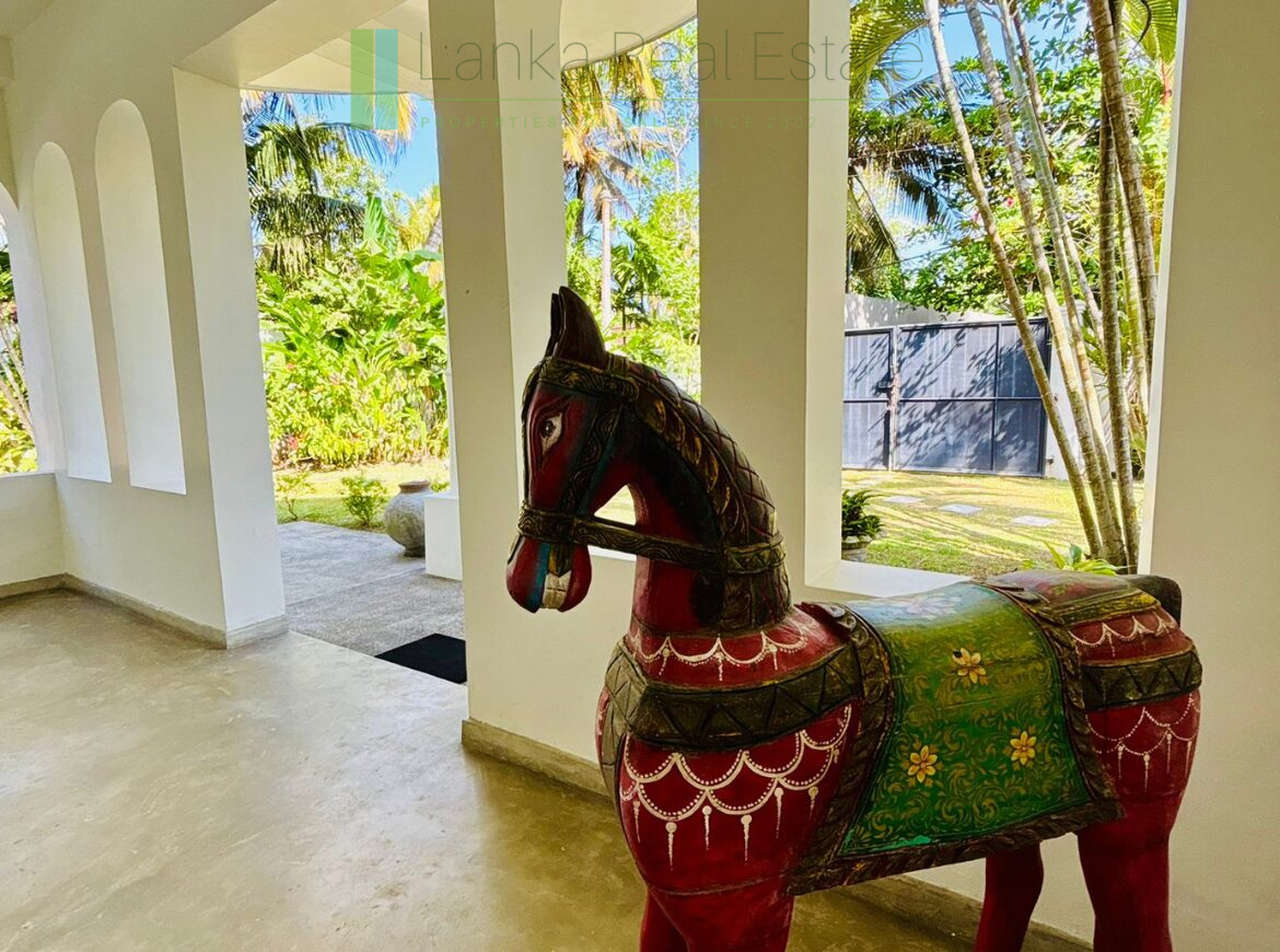 Three-bedroomed villa with pool near the beach