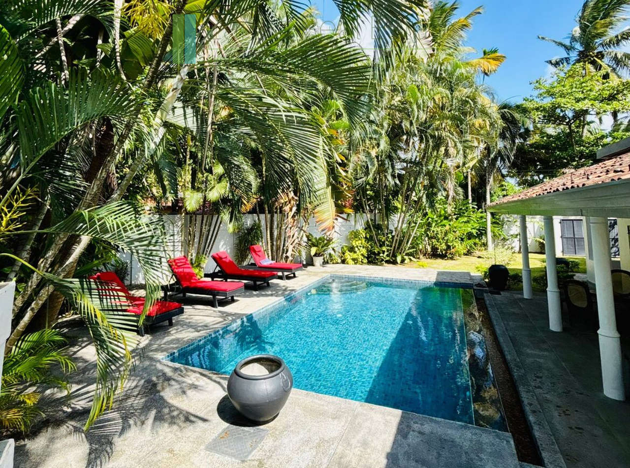 Three-bedroomed villa with pool near the beach
