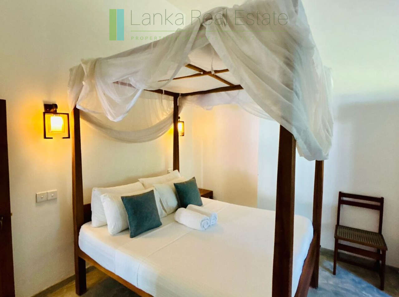 Three-bedroomed villa with pool near the beach