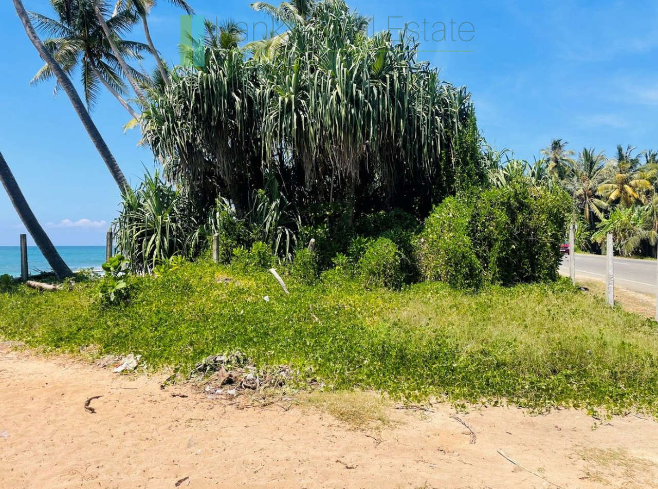 Oceanfront gem on Akurala Beach