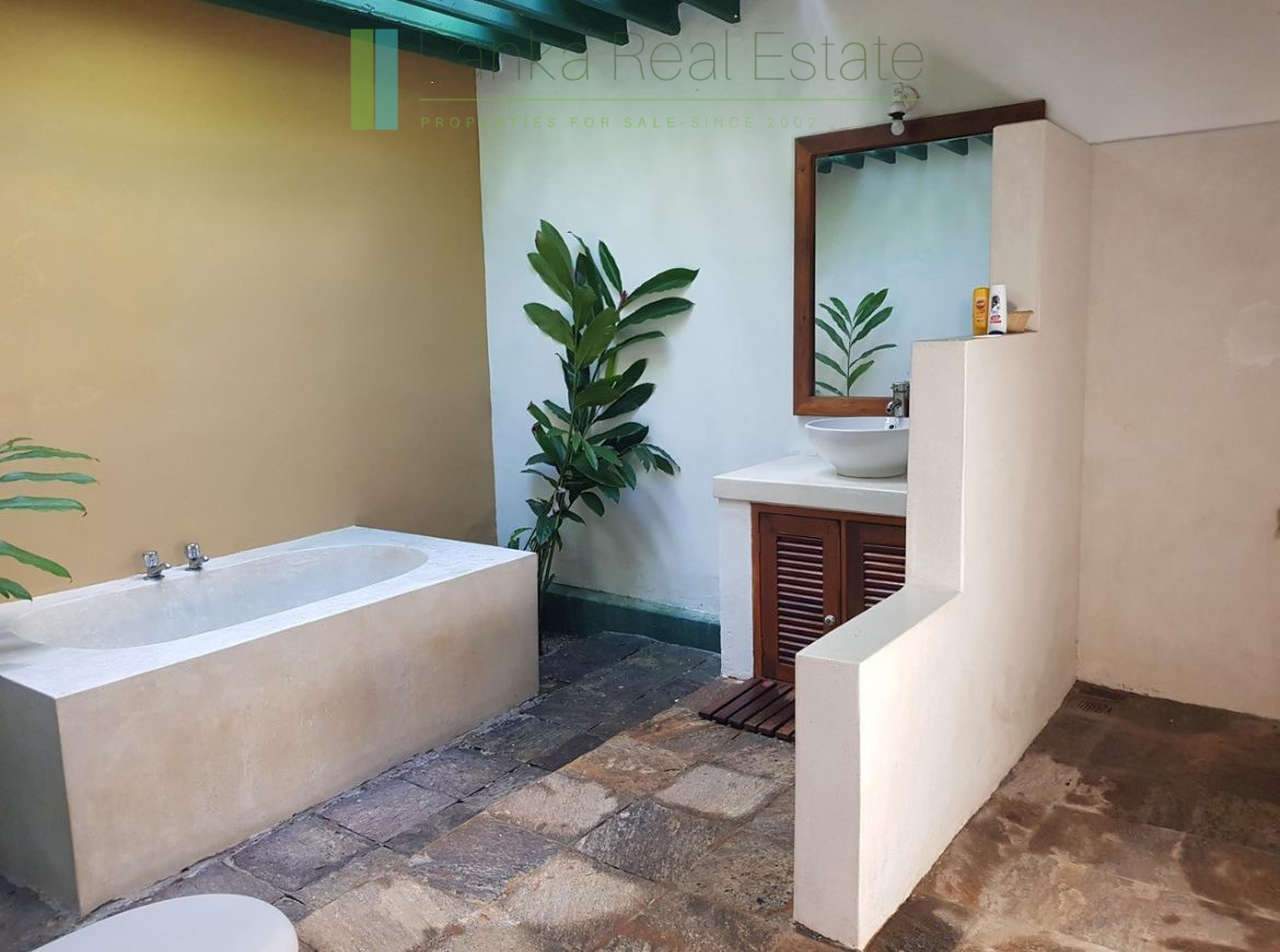Turnkey villa in gated community