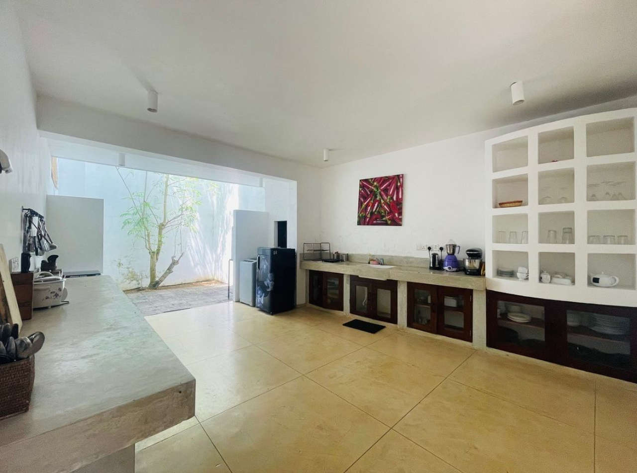 Architect designed lakefront villa