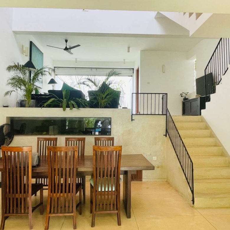 Architect designed lakefront villa