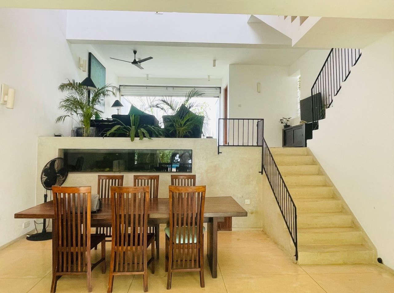 Architect designed lakefront villa