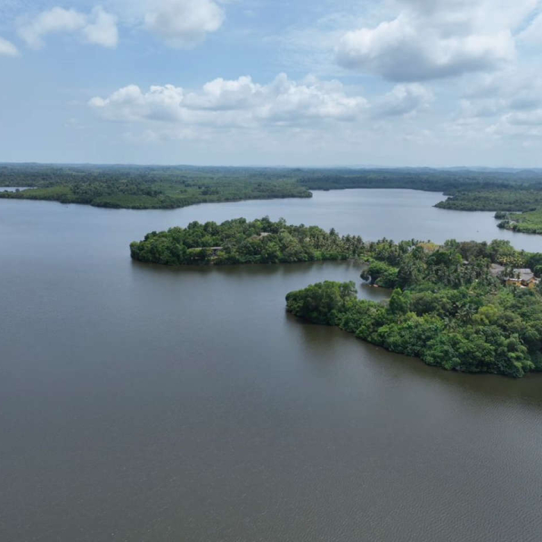 Architect designed lakefront villa