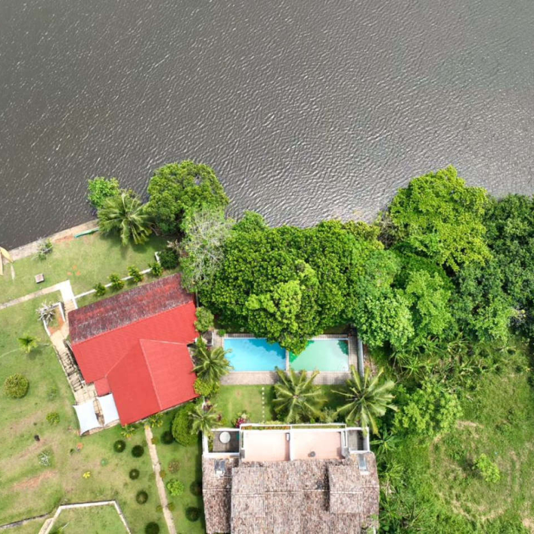 Architect designed lakefront villa