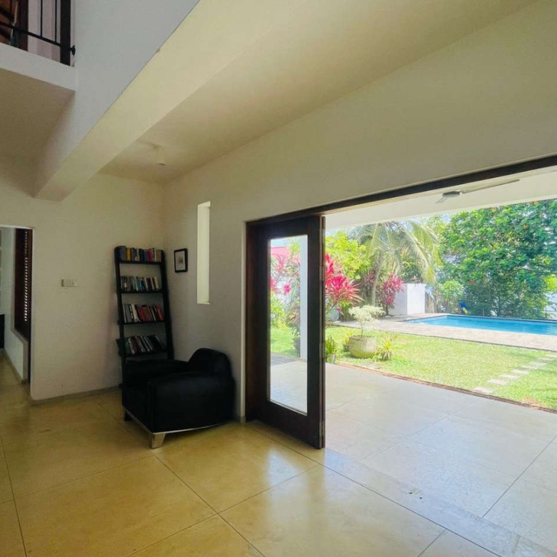 Architect designed lakefront villa