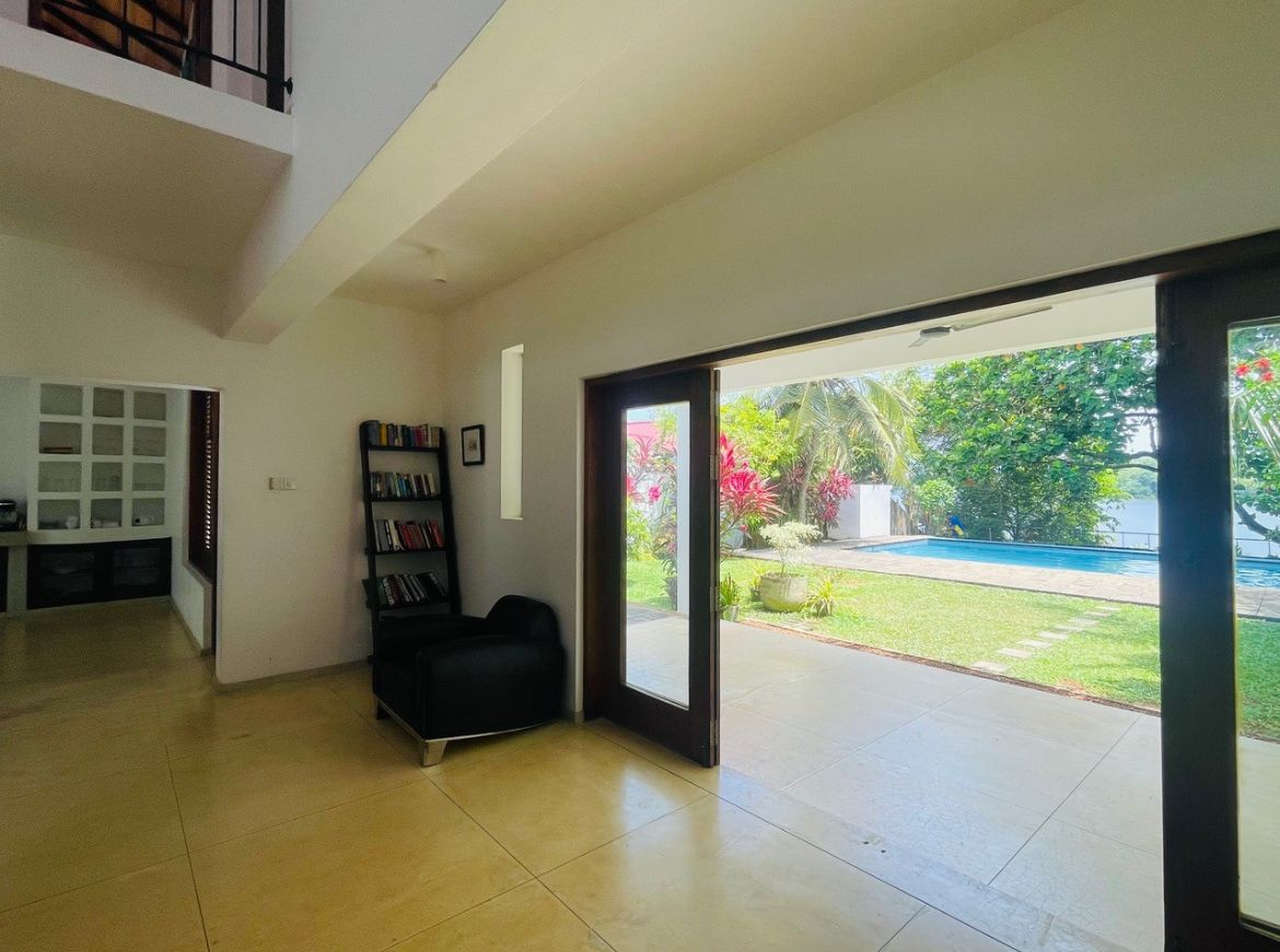 Architect designed lakefront villa