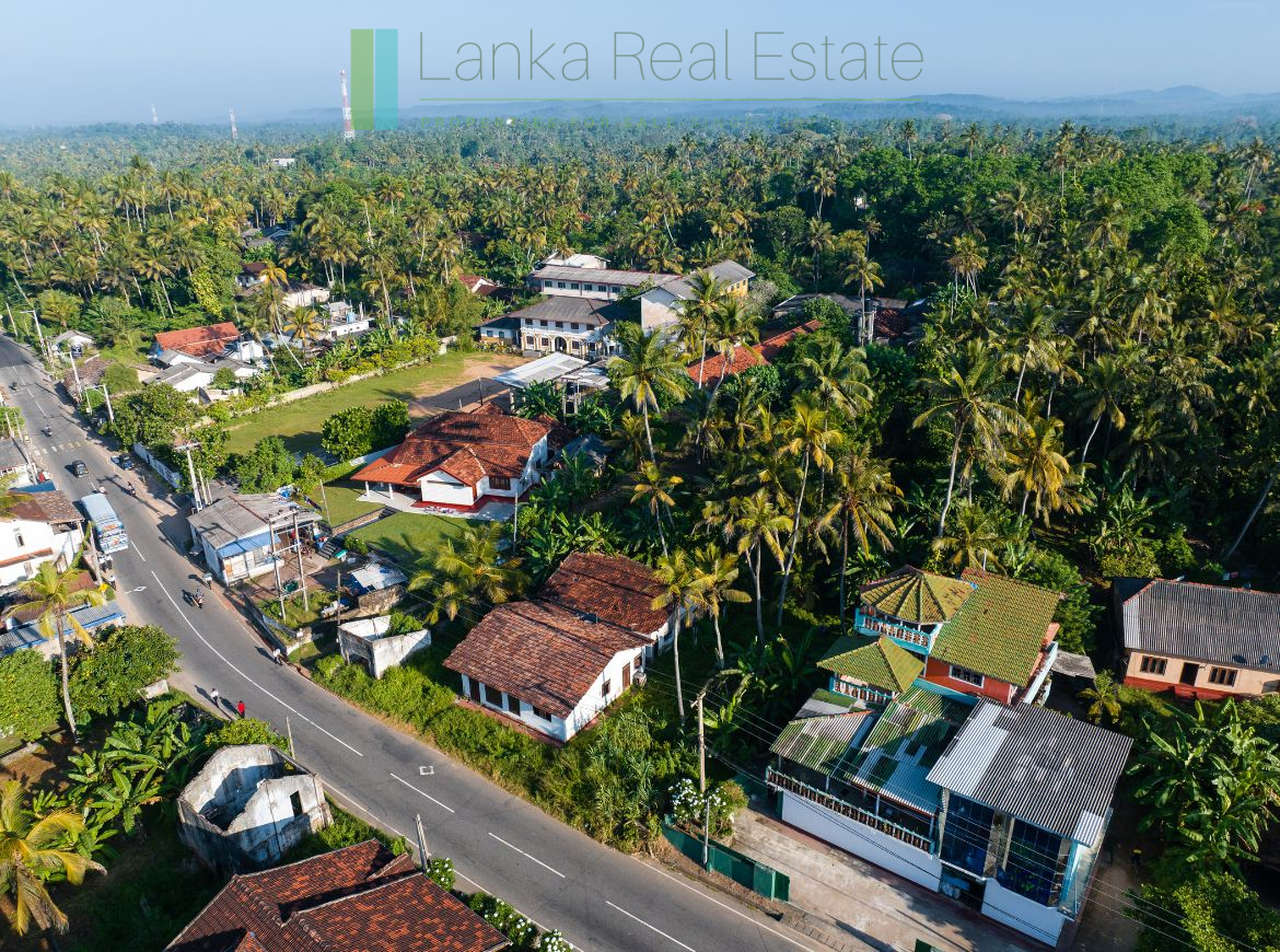 Exceptional private headland in Ahangama