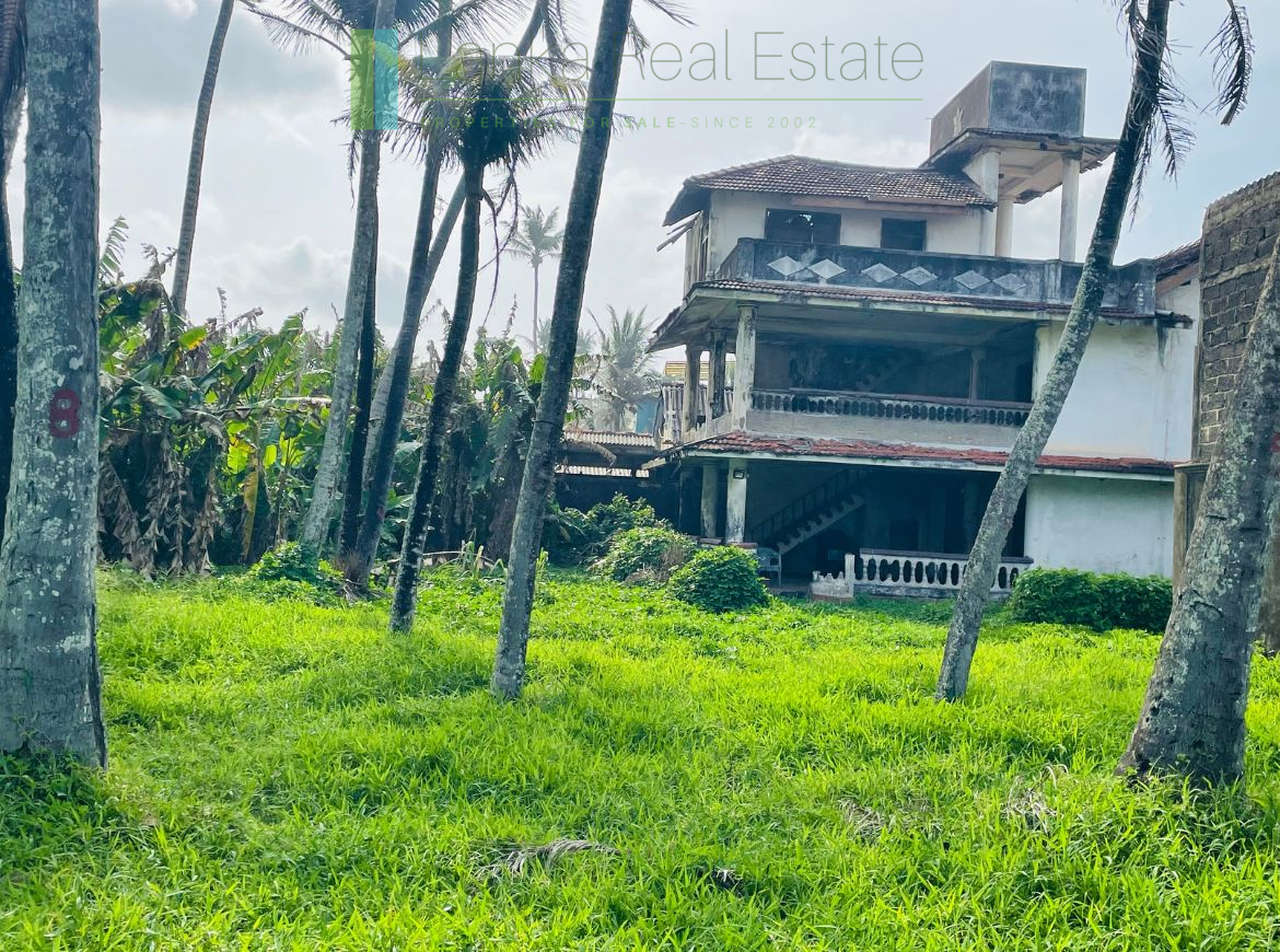 Exceptional private headland in Ahangama