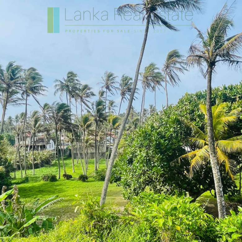 Exceptional private headland in Ahangama