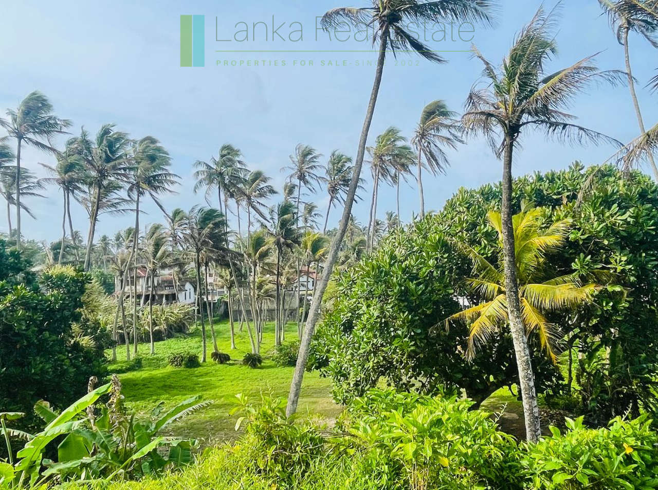 Exceptional private headland in Ahangama