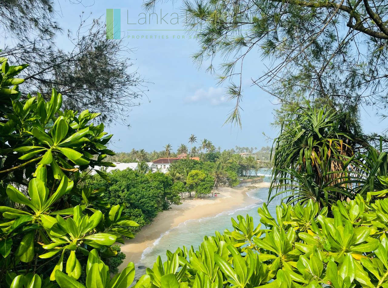 Exceptional private headland in Ahangama