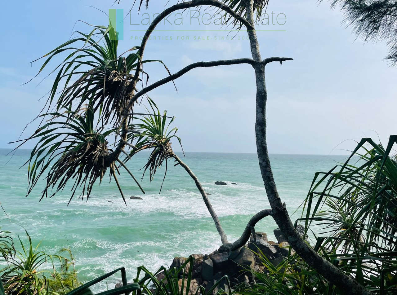 Exceptional private headland in Ahangama
