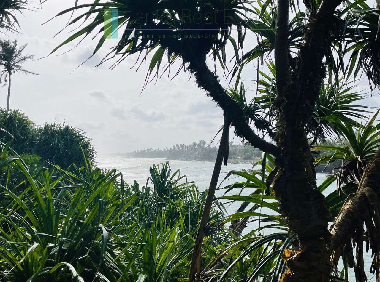 Exceptional private headland in Ahangama