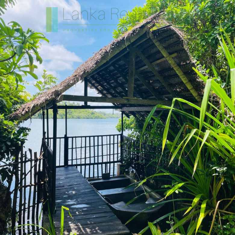 Lakefront villa with pool