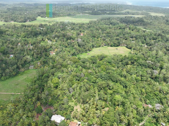 Elevated building plot near Talpe Beach