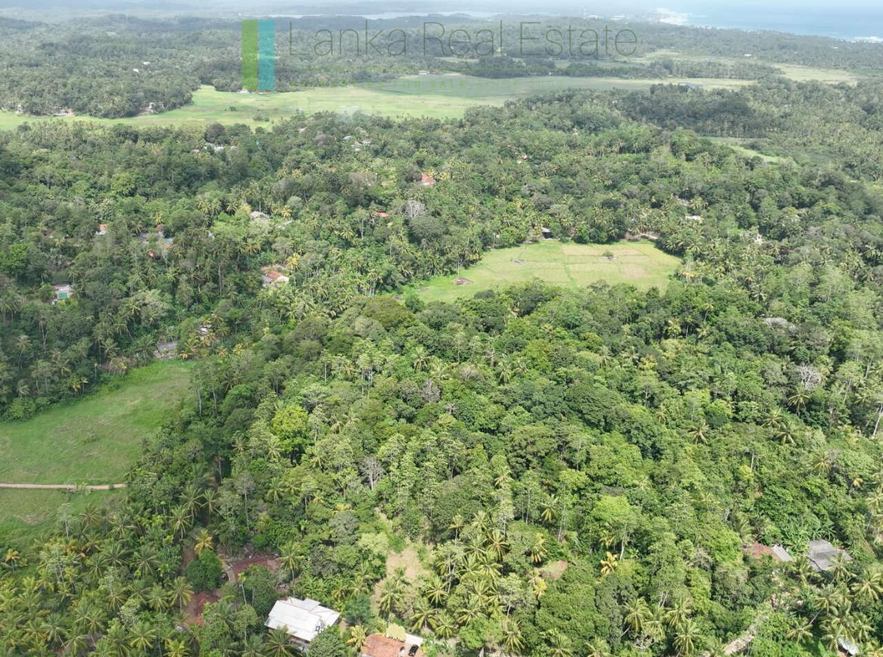 Elevated building plot near Talpe Beach