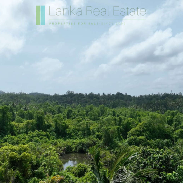Elevated building plot near Talpe Beach