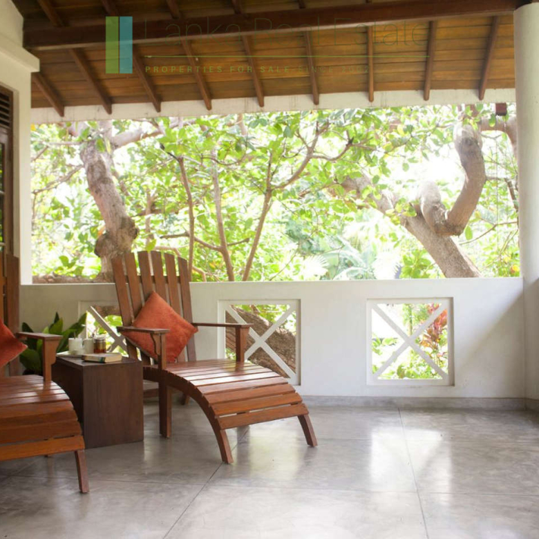 Lakefront villa on Rathgama Lagoon