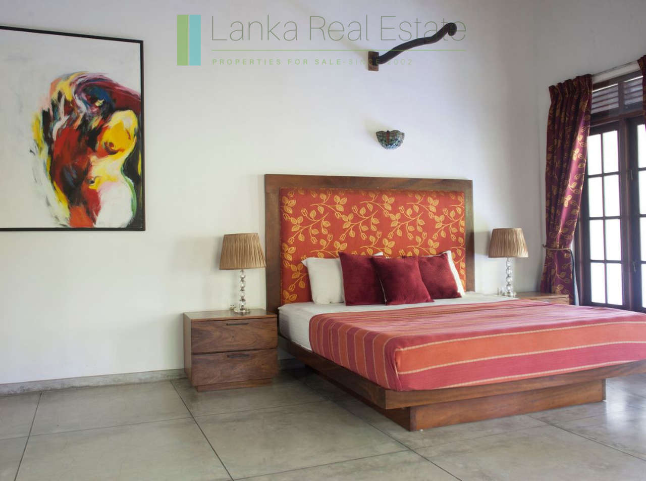 Lakefront villa on Rathgama Lagoon