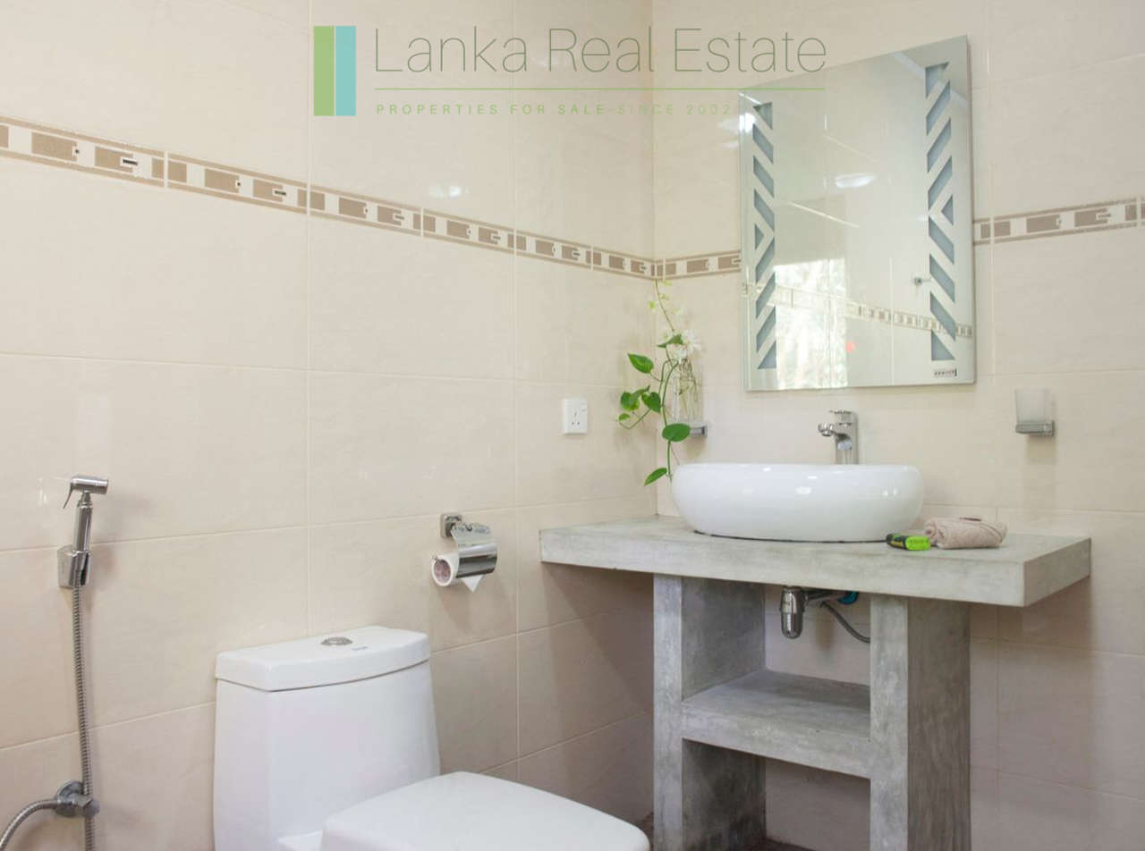 Lakefront villa on Rathgama Lagoon