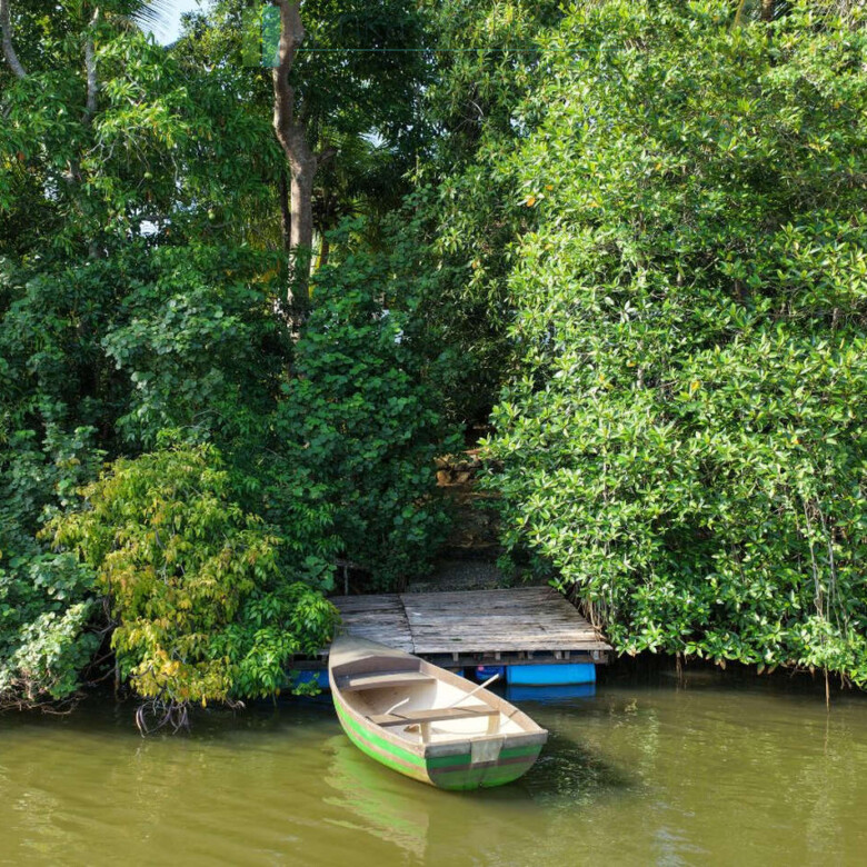Lakefront villa on Rathgama Lagoon