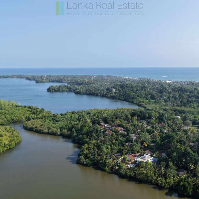 Lakefront villa on Rathgama Lagoon