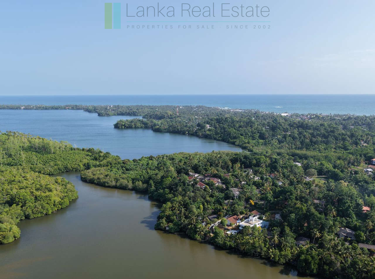 Lakefront villa on Rathgama Lagoon
